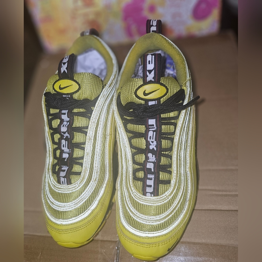 Nike AIR Max 2018 Citron Yellow Youth Size 7